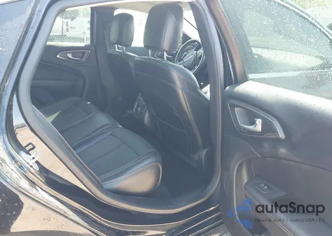 2015 Chrysler 200 C z USA, uszkodzony, nr VIN 1C3CCCCG8FN581312